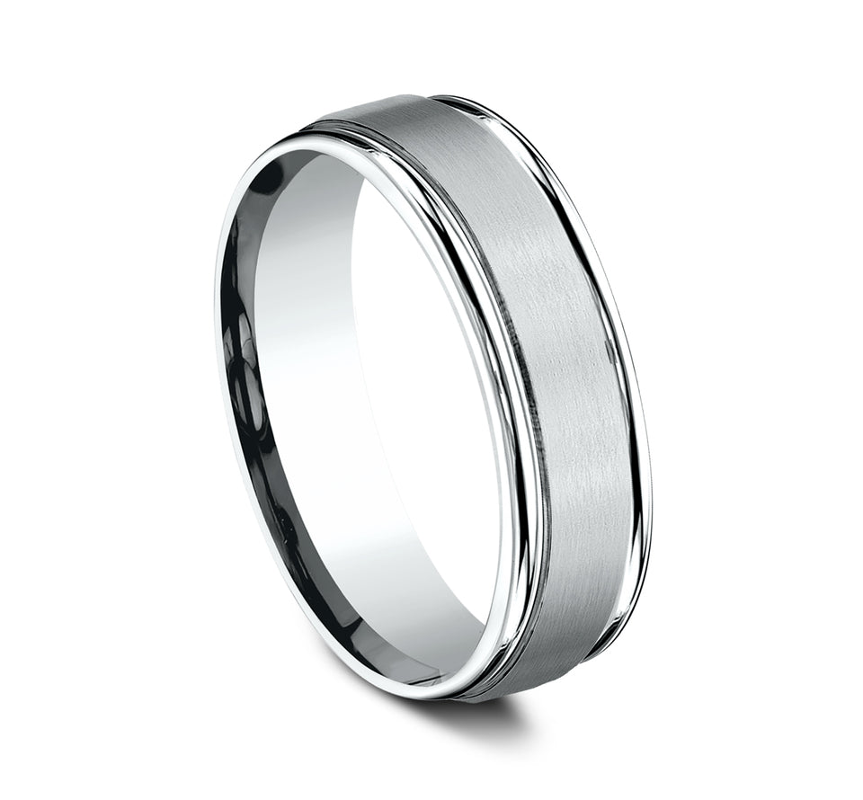 Light Comfort Fit Round Edge Band with Satin Center