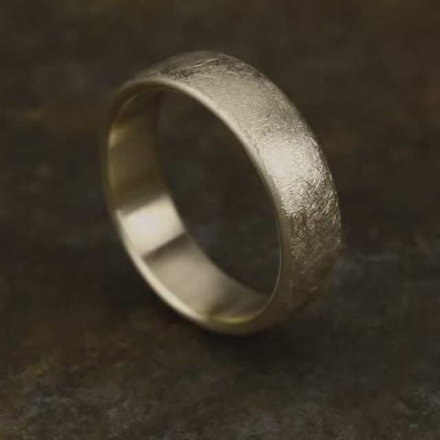 Light Comfort Fit All Swirl Band, video