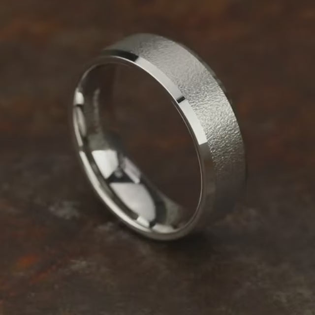 Light Comfort Fit Slight Bevel Band with Wire Center, video