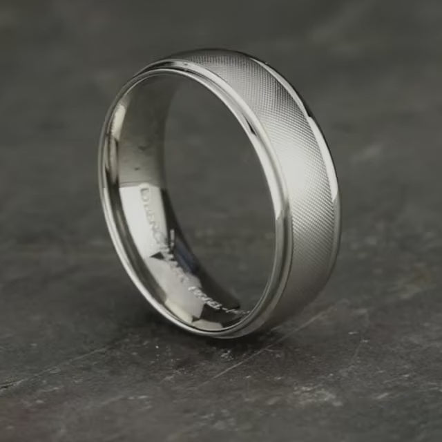 Light Comfort Fit Round Edge Band with Florentine Center, video