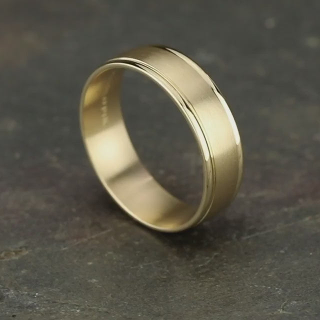 Light Comfort Fit Round Edge Band with Satin Center, video