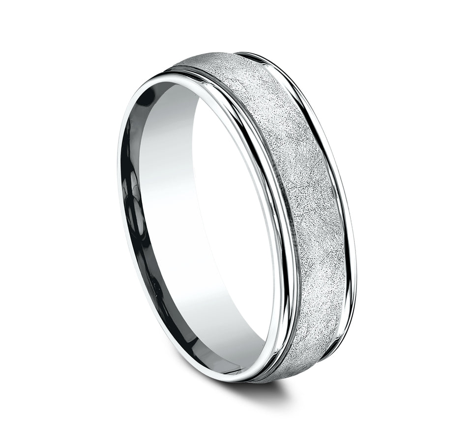 Light Comfort Fit Round Edge Band with Swirl Center